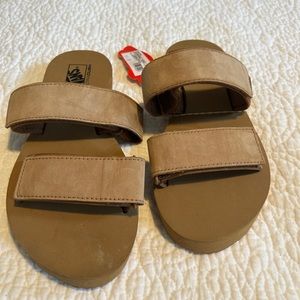 NWT Vans Cayucas Slides